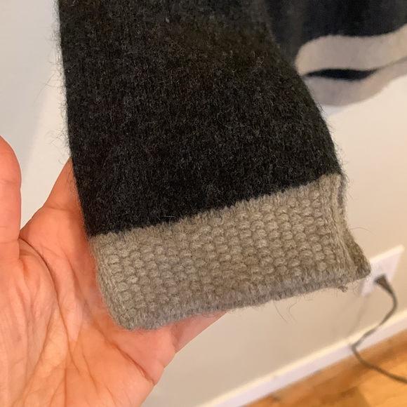 Merinomink Boxy Boat Neck Two Tone Sweater size Small - Picture 3 of 8